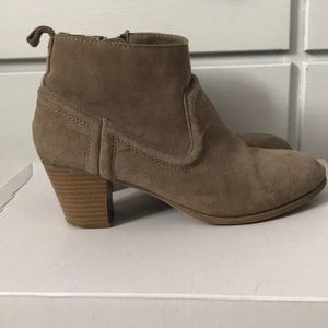 Used Mossimo Supply CO ankle boots